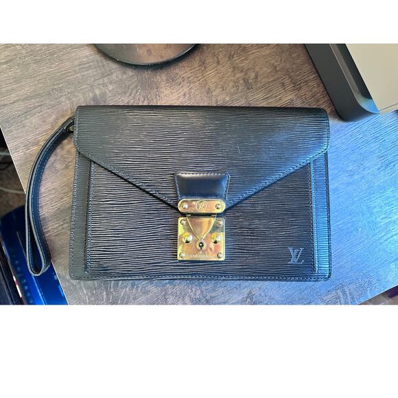 VINTAGE LOUIS VUITTON BLACK EPI DRAGONNE WRISTLET CLUTCH BAG - Picture 1 of 9